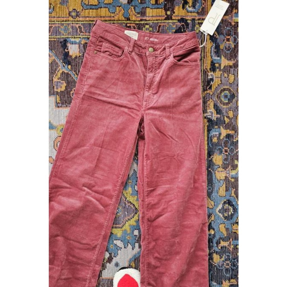 Pilcro/ Anthropologie Robbie high rise Corduroy flare jeans in Rose. NWT